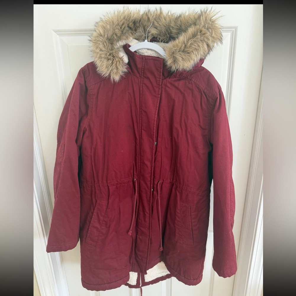 GAP Women's Burgundy Fur-Trimmed Puffer Coat